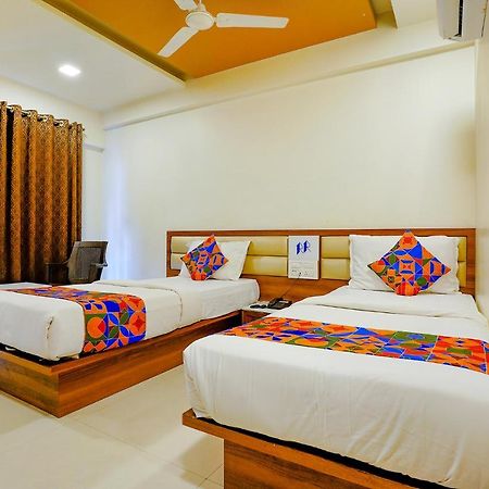 Fabhotel Ramjis Residency Nászik Kültér fotó