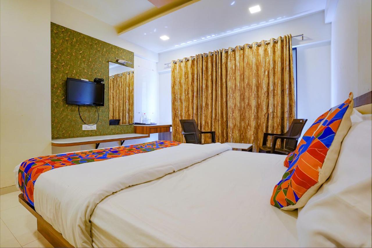 Fabhotel Ramjis Residency Nászik Kültér fotó